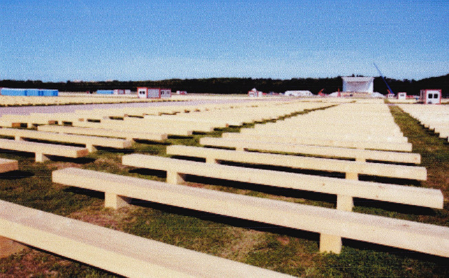 5000 Papstbänknke auif dem Flughafen Freiburg
