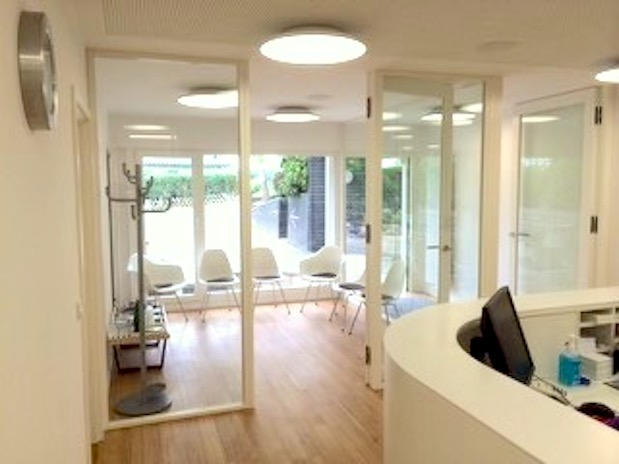 Emfang . Warten 